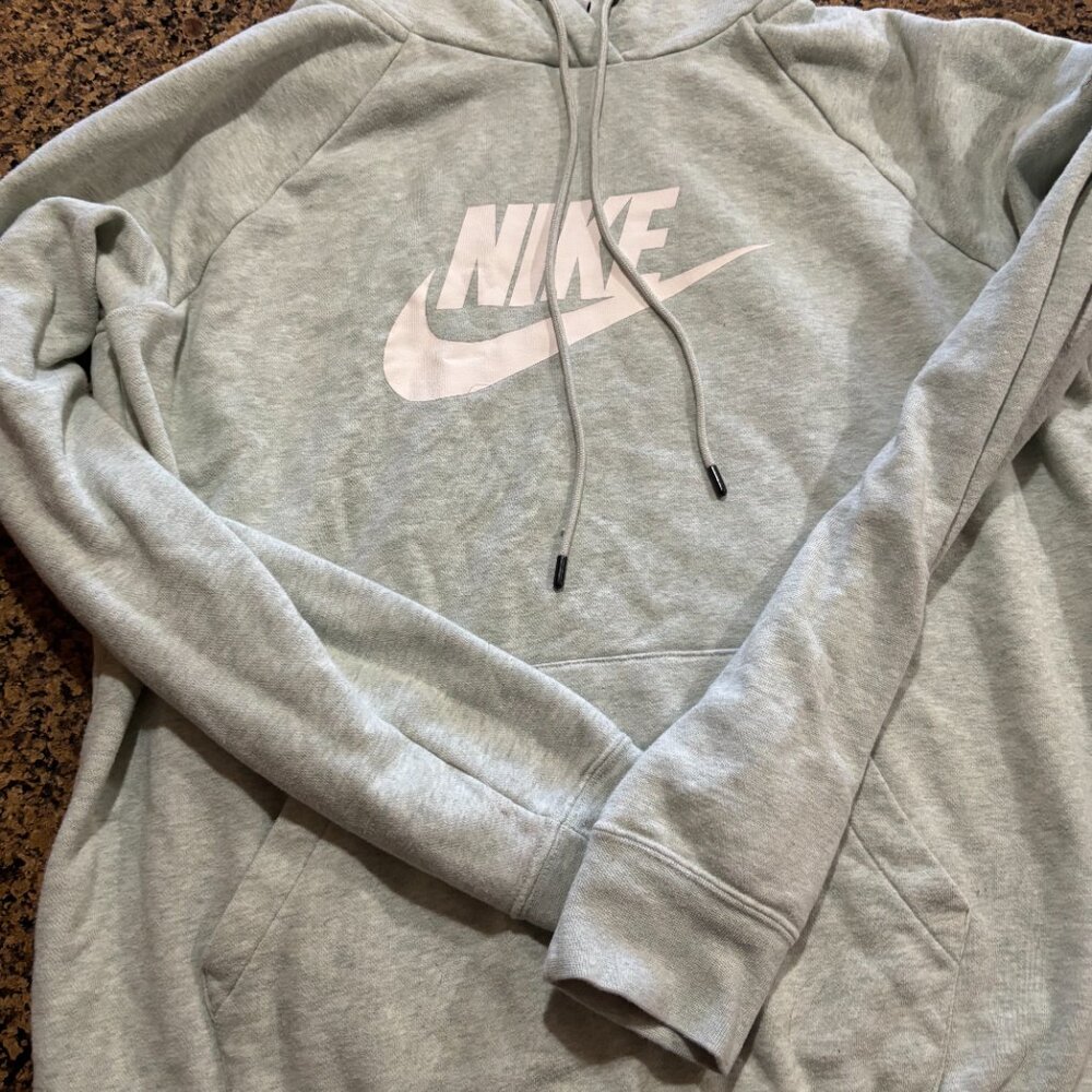Light Green Nike Logo Sportswear Club Fleece Women's Pullover Hoodie Size M